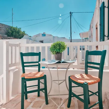 Kastro House *